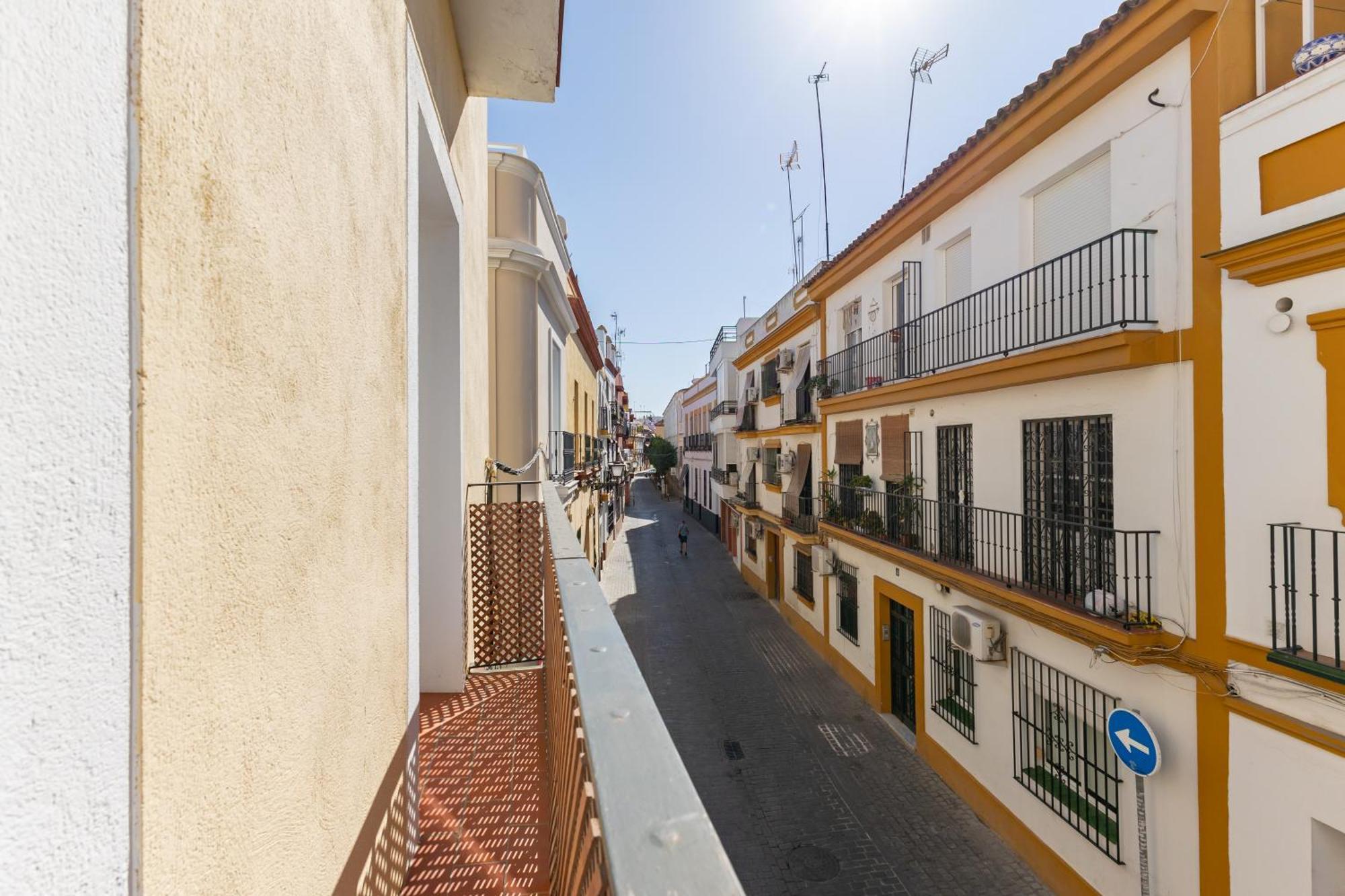 Charming 2 Bedroom Apartment At Iconic Triana Neighborhood By Ocityzen Sevilla Exteriér fotografie